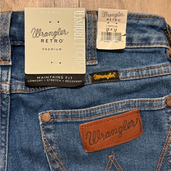 Wrangler Retro Trouser Flare Jeans - NWT - Picture 3 of 4